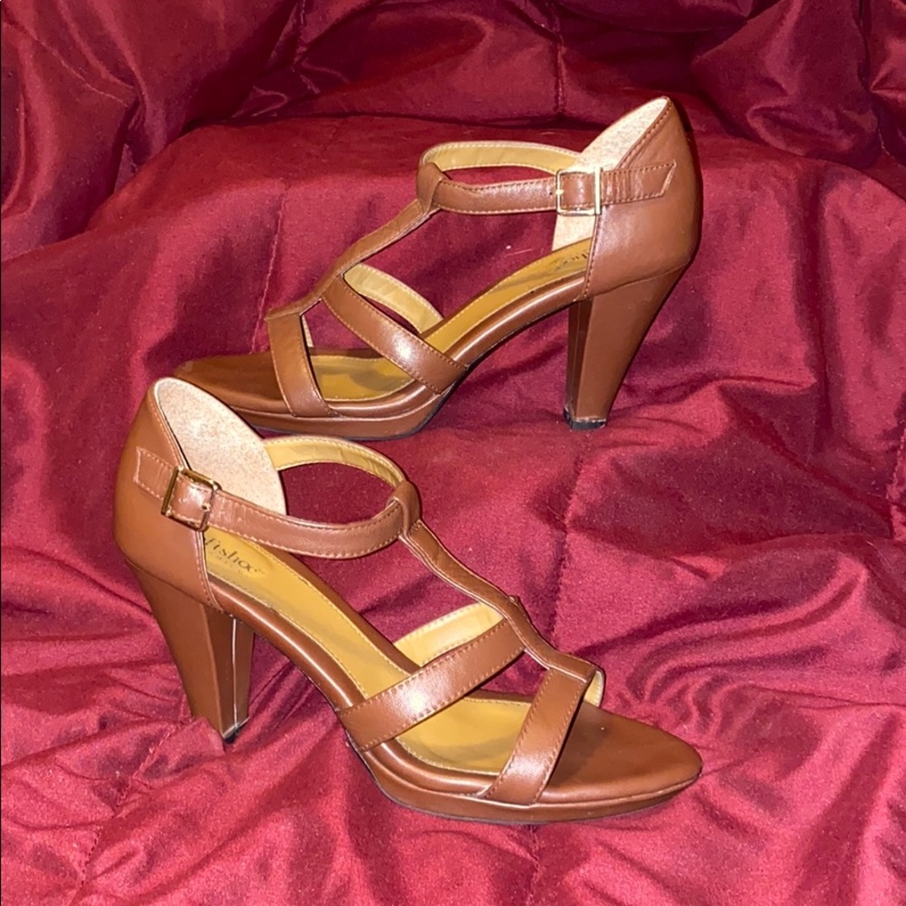 Softshoe by Medicus Monarch Heel